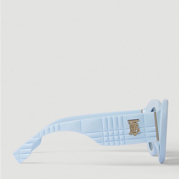 Burberry Sunglasses, New 240 - Picture 6 of 8